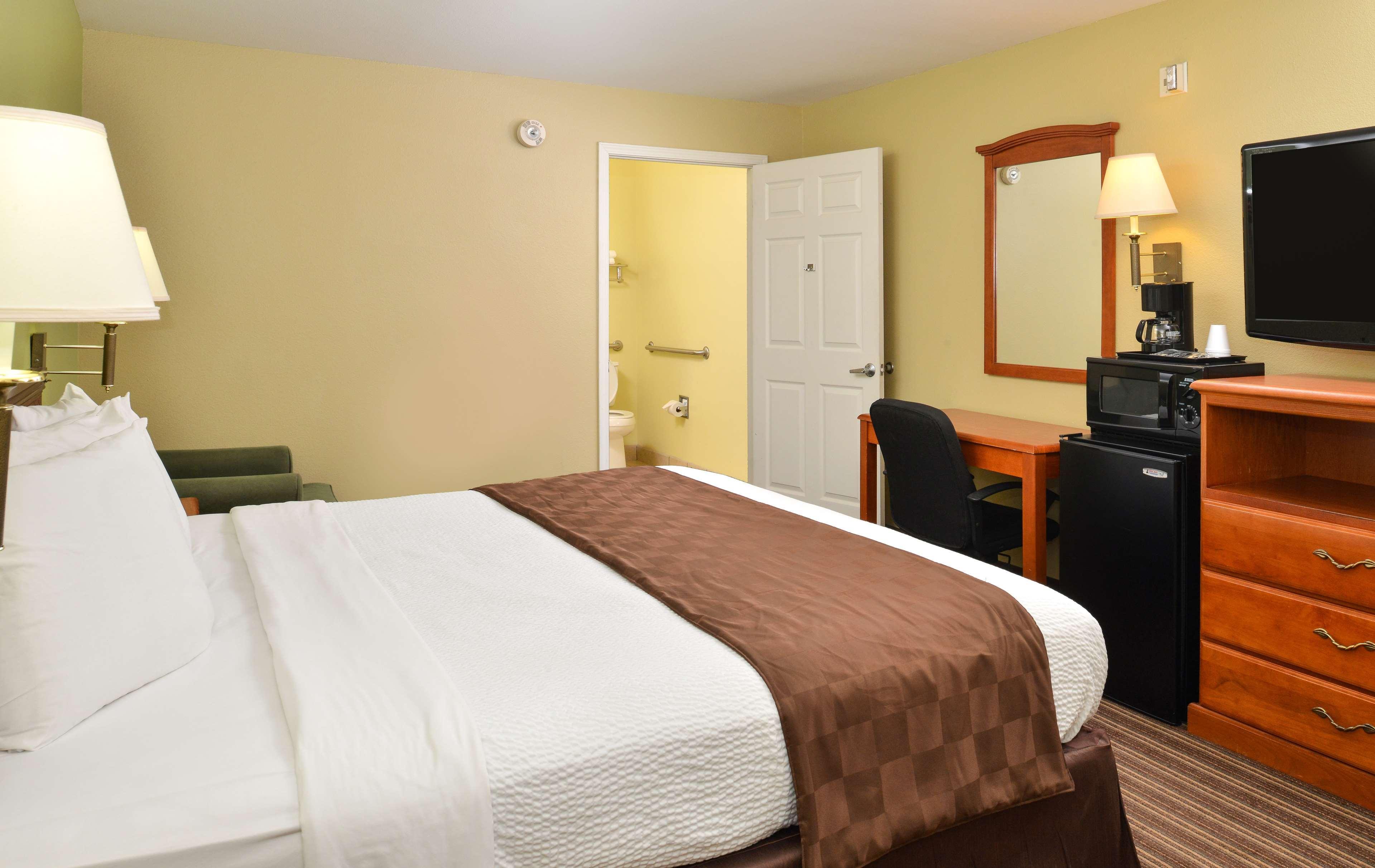 Americas Best Value Inn And Suites Little Rock Exterior photo