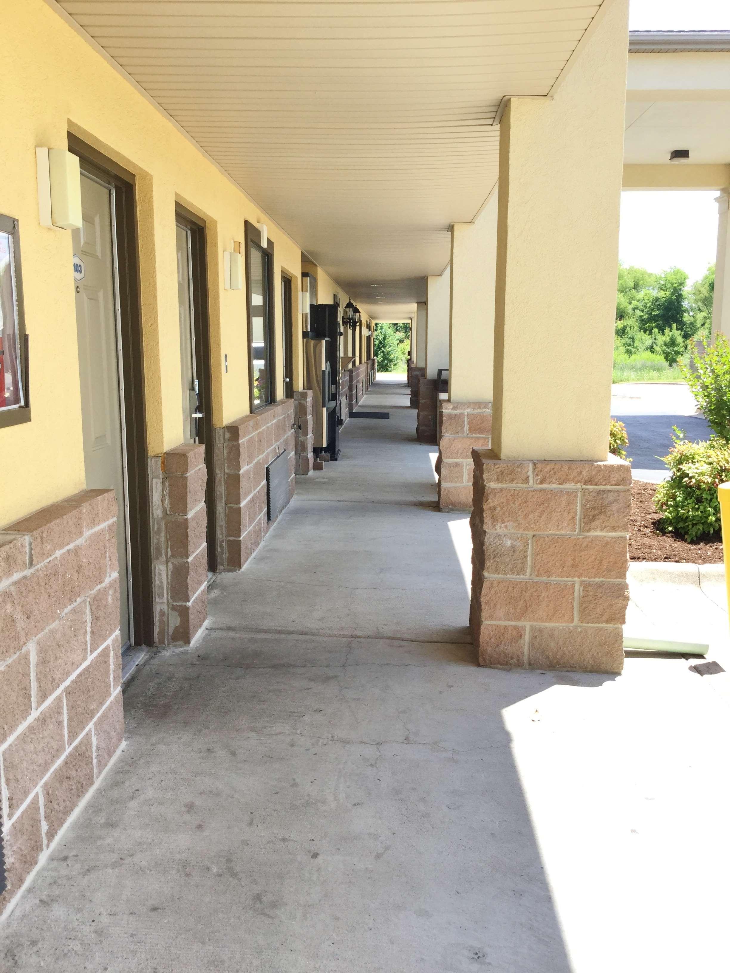 Americas Best Value Inn And Suites Little Rock Exterior photo