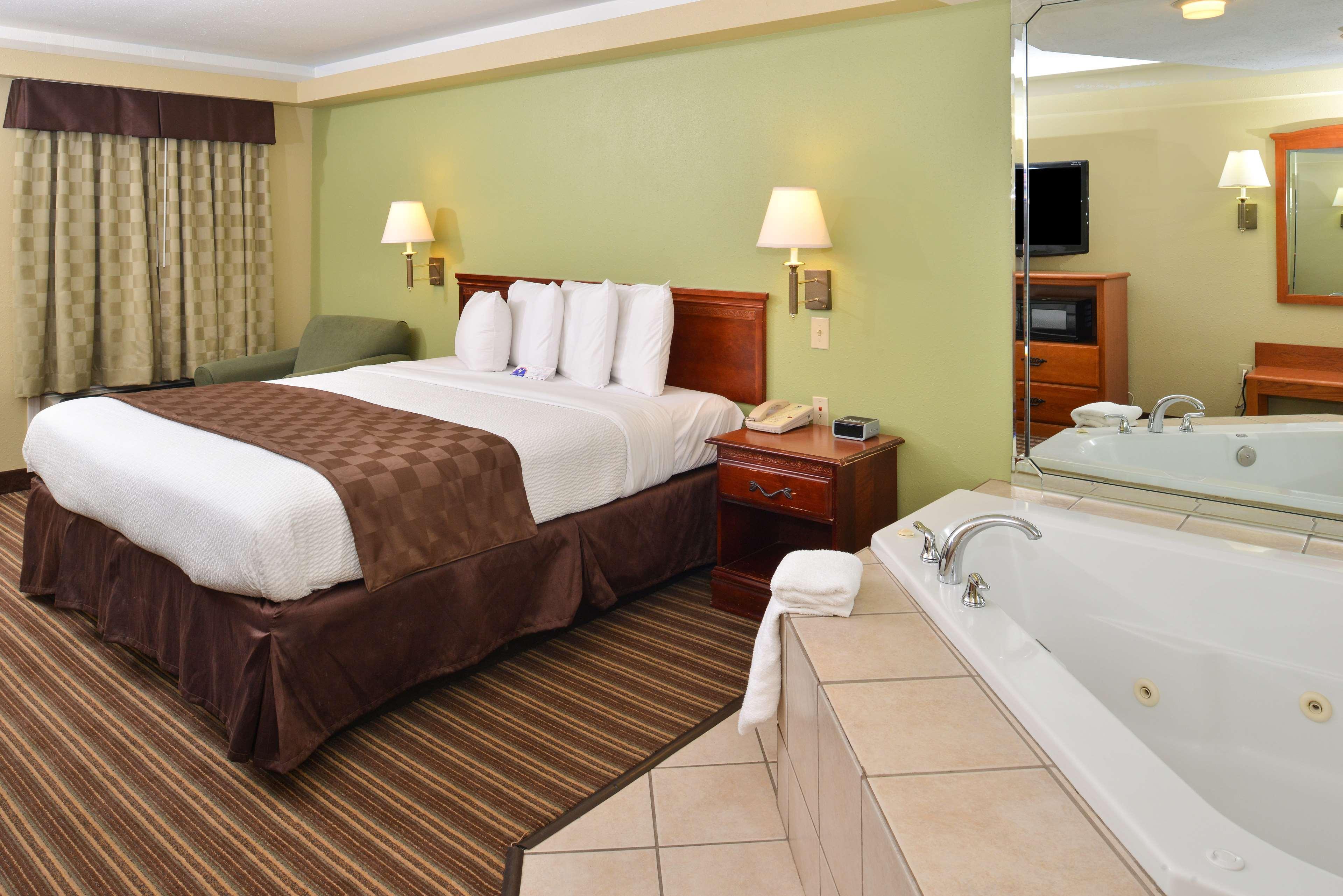 Americas Best Value Inn And Suites Little Rock Exterior photo