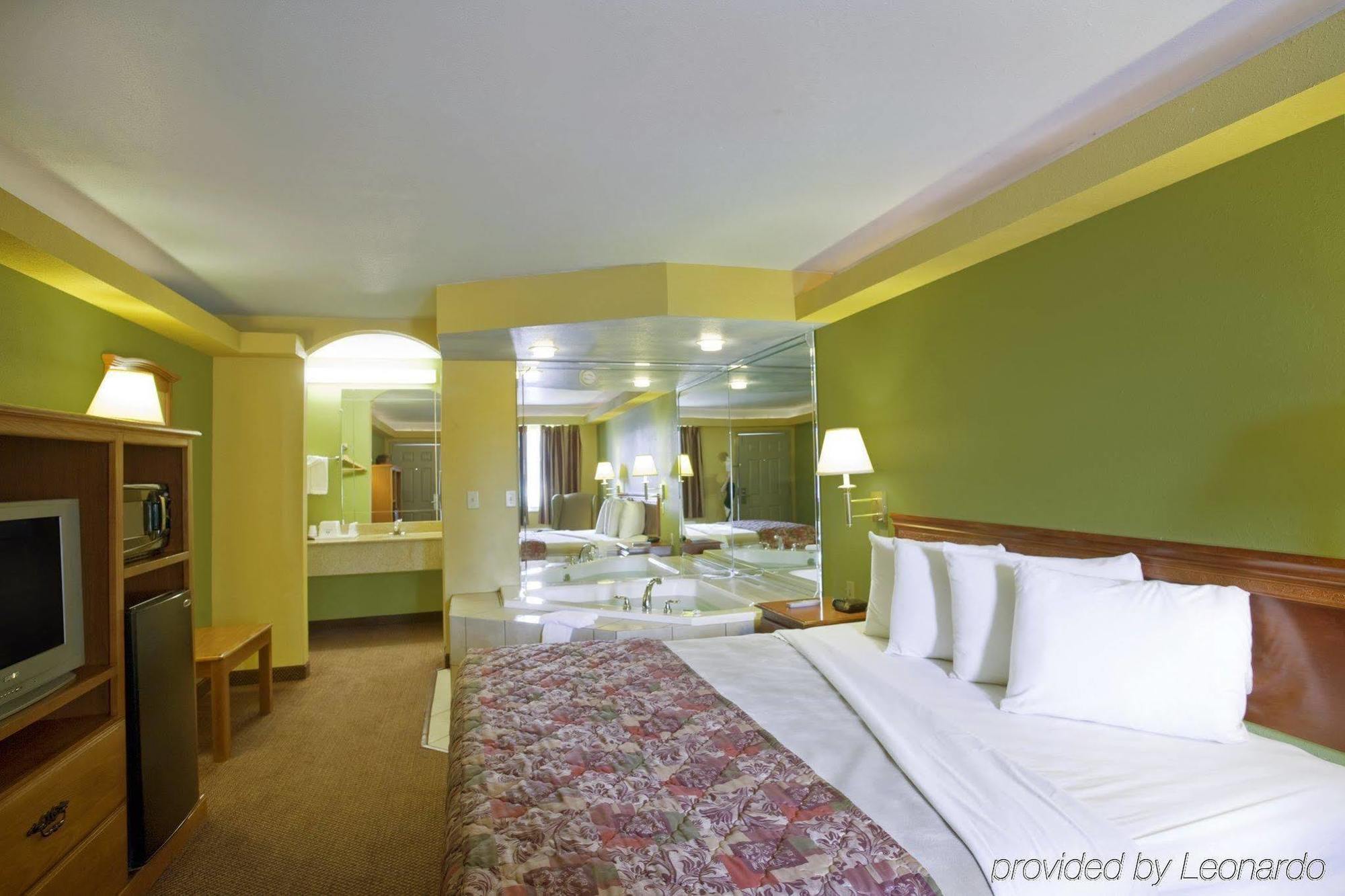 Americas Best Value Inn And Suites Little Rock Room photo